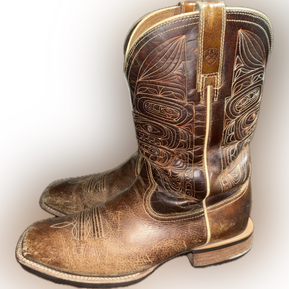 Mens ARIAT square toe boots size 11D